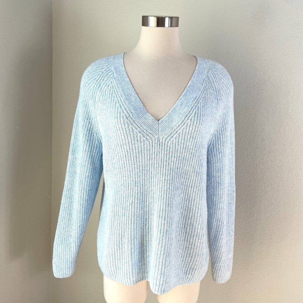 NEW $50 Elizabeth and James‎ Womens Large Light Blue V Neck Sweater Knit Top
